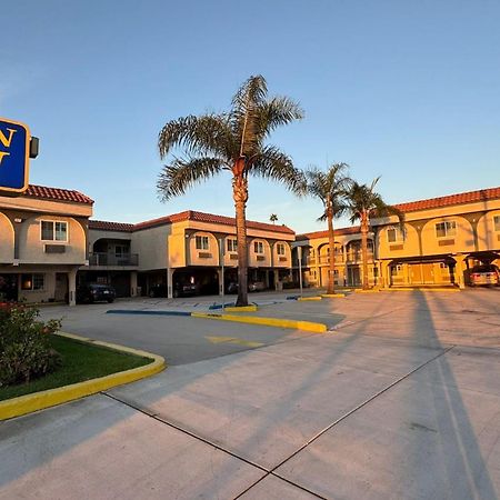Orange Tustin Inn In Ориндж Экстерьер фото