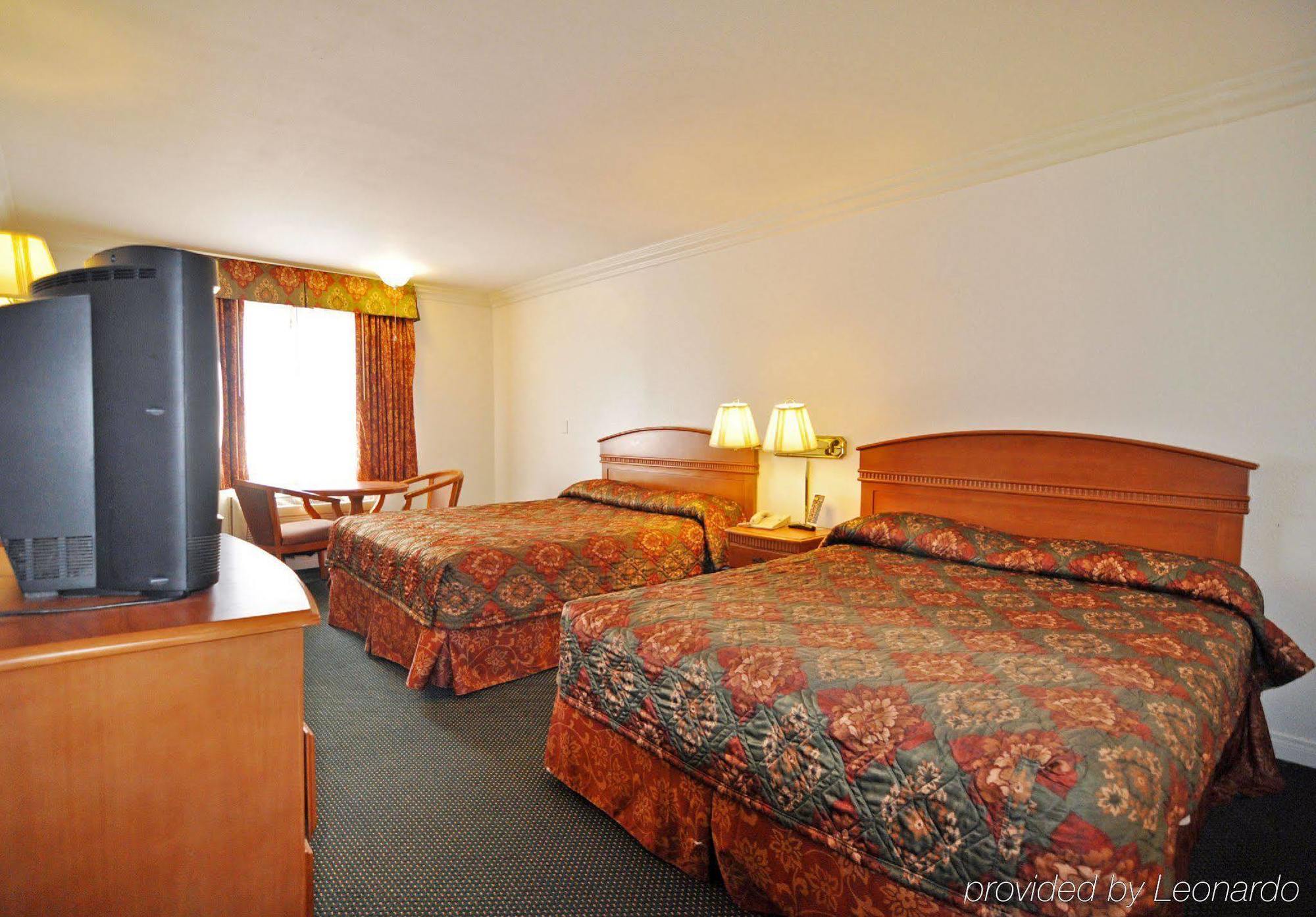 Orange Tustin Inn In Ориндж Номер фото