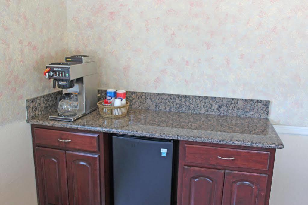 Orange Tustin Inn In Ориндж Экстерьер фото