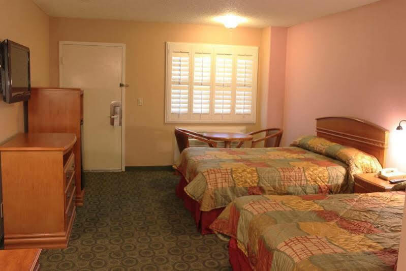 Orange Tustin Inn In Ориндж Экстерьер фото