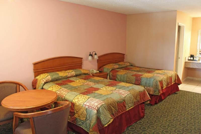 Orange Tustin Inn In Ориндж Экстерьер фото